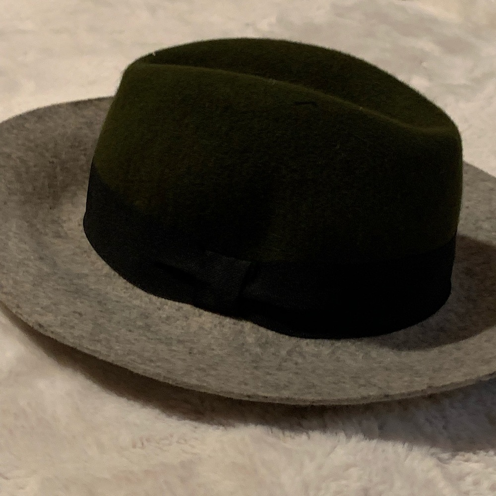 Green and grey wool hat